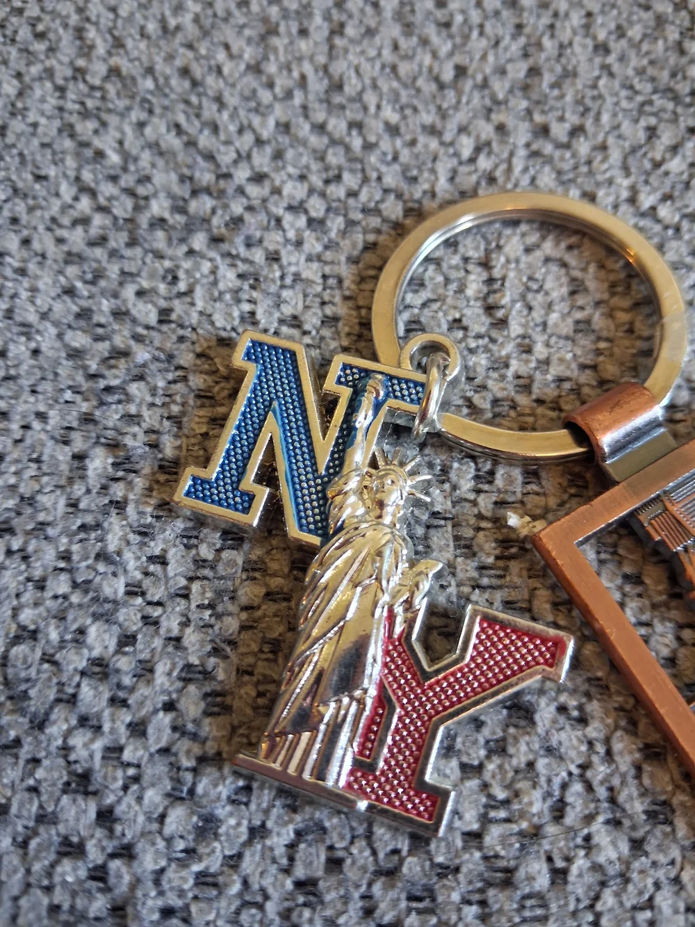 NYC Souvenir Keychain with Statue of Liberty and Skyline Charm